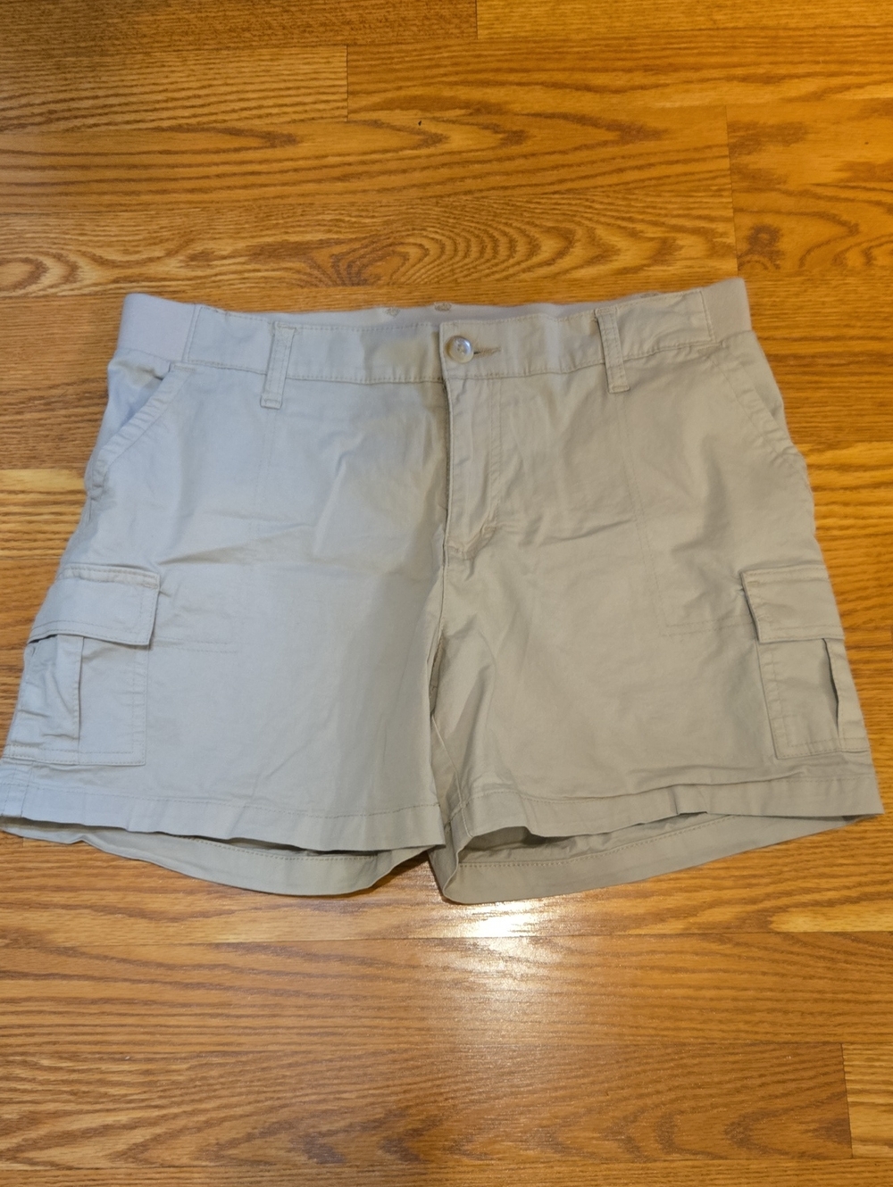 Lee Women’s Cargo Shorts — Light Khaki